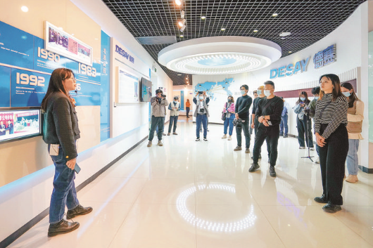     德賽西威展廳展現科技化、智能化、全球化實力。