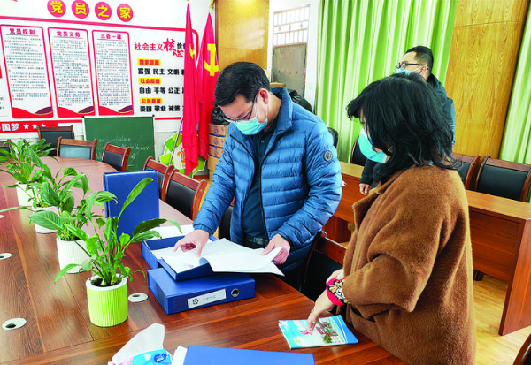     市紀(jì)檢監(jiān)察系統(tǒng)督查組檢查職能部門疫情防控措施落實(shí)情況。