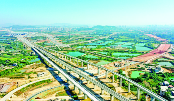 重點項目建設(shè)跑出“惠州速度”,贛深高鐵惠州北站附近的市1號公路白石路段加快建設(shè)。惠州日報記者李松權(quán) 攝