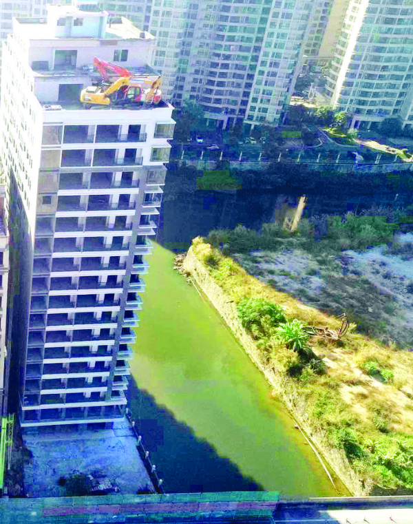     位于惠東縣稔山鎮亞婆角片區的1宗“兩違”建筑于今年2月28日起清拆。