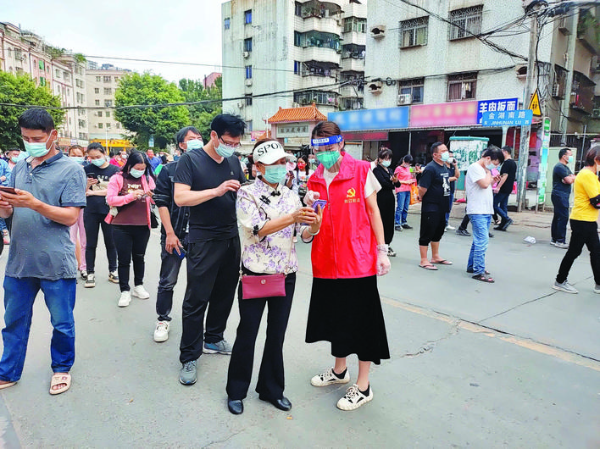     仲愷各級出租屋管理黨組織在疫情防控方面發揮了重要作用。