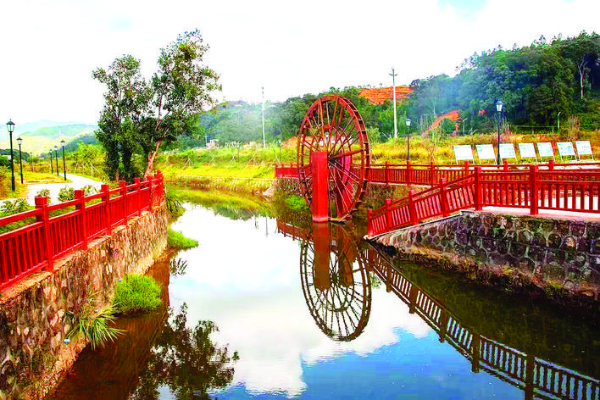 經過整治后的西枝江源水系河岸。