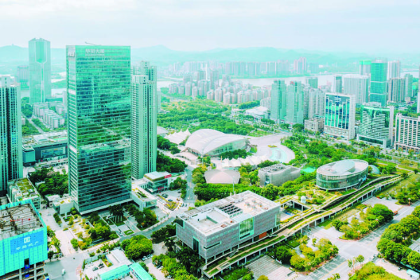     作為中央商務區，江北高樓林立，商業繁榮。   惠州日報記者周楠 攝