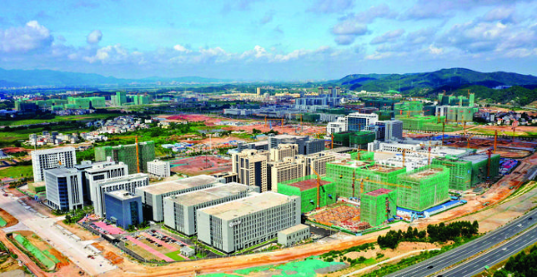 航拍初具建設(shè)規(guī)模的中韓(惠州)產(chǎn)業(yè)園。惠州日?qǐng)?bào)記者李松權(quán) 實(shí)習(xí)生肖泓 攝